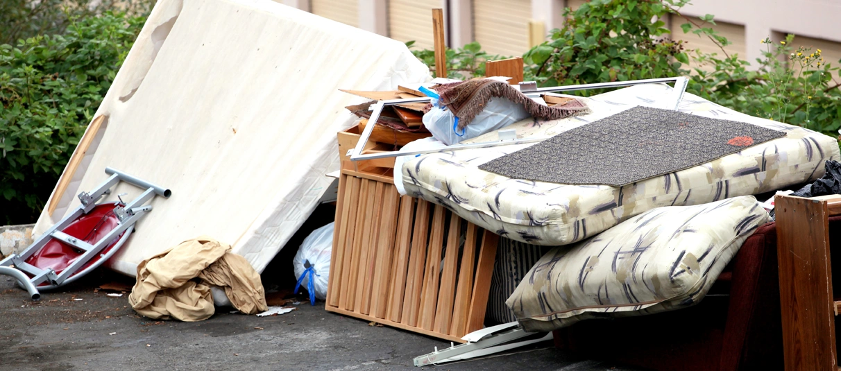 Wie Sie bei einer Entrümpelung bares Geld sparen